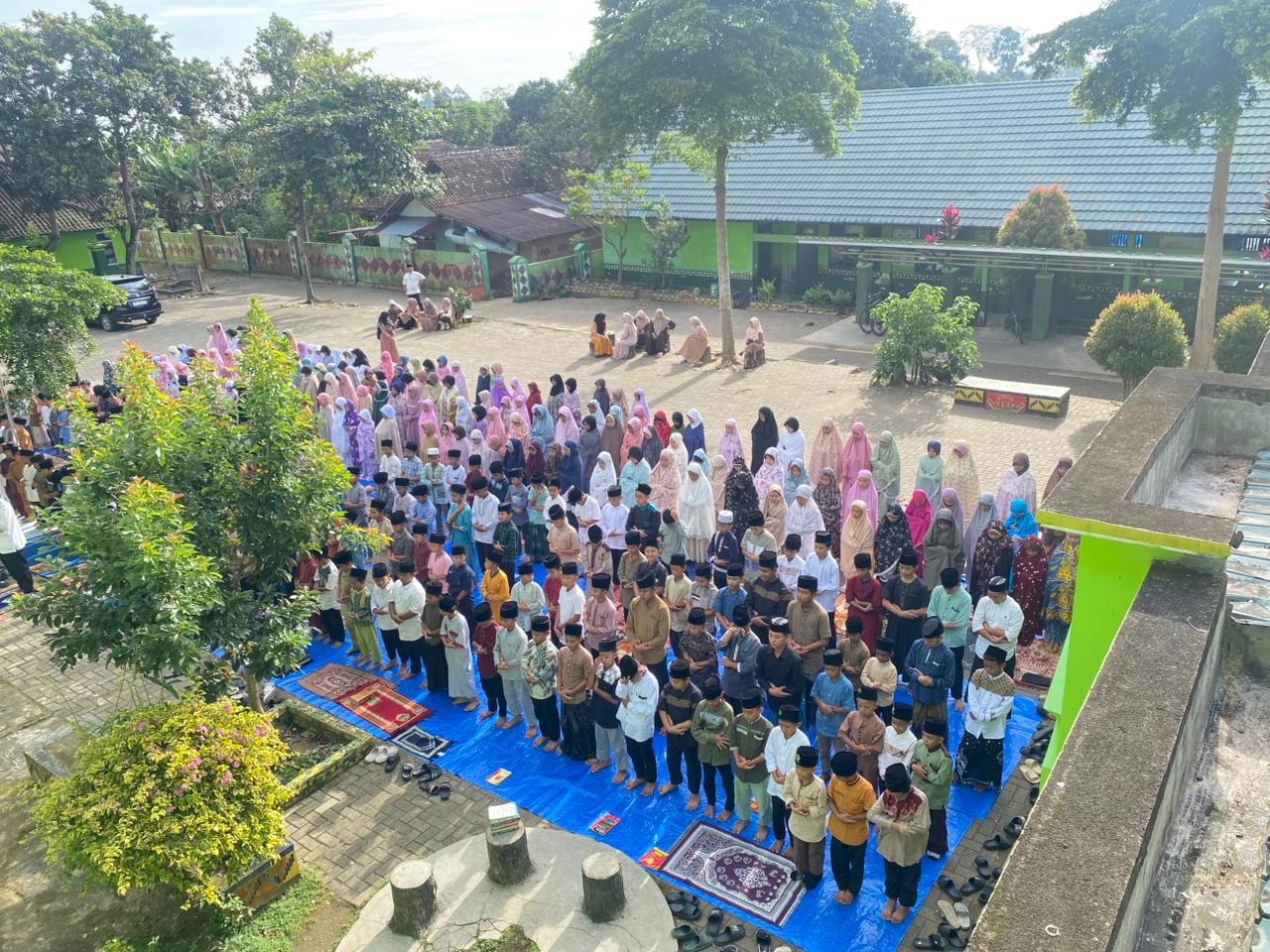 Sholat Dhuha berjamaah 