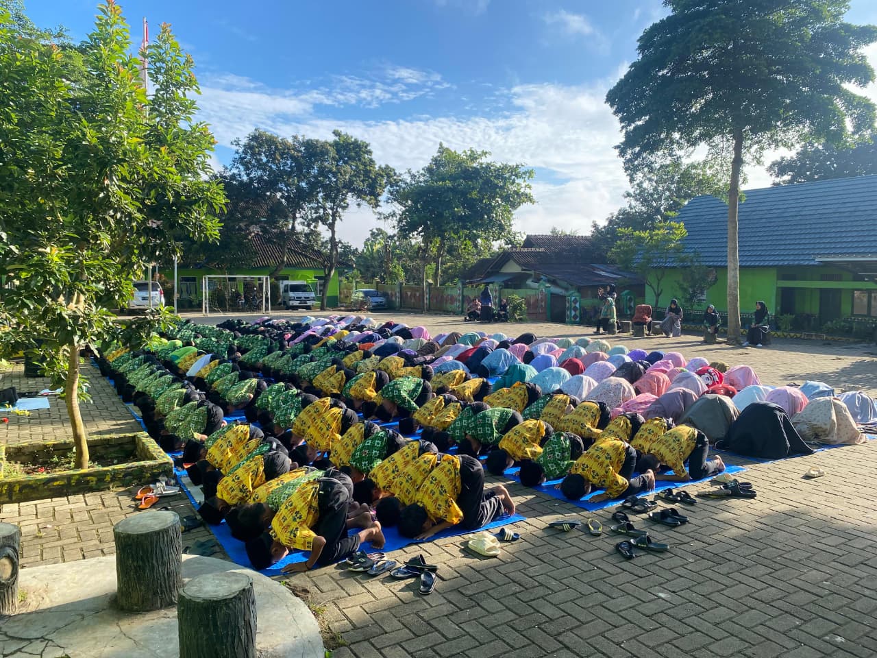 Sholat Dhuha berjamaah 