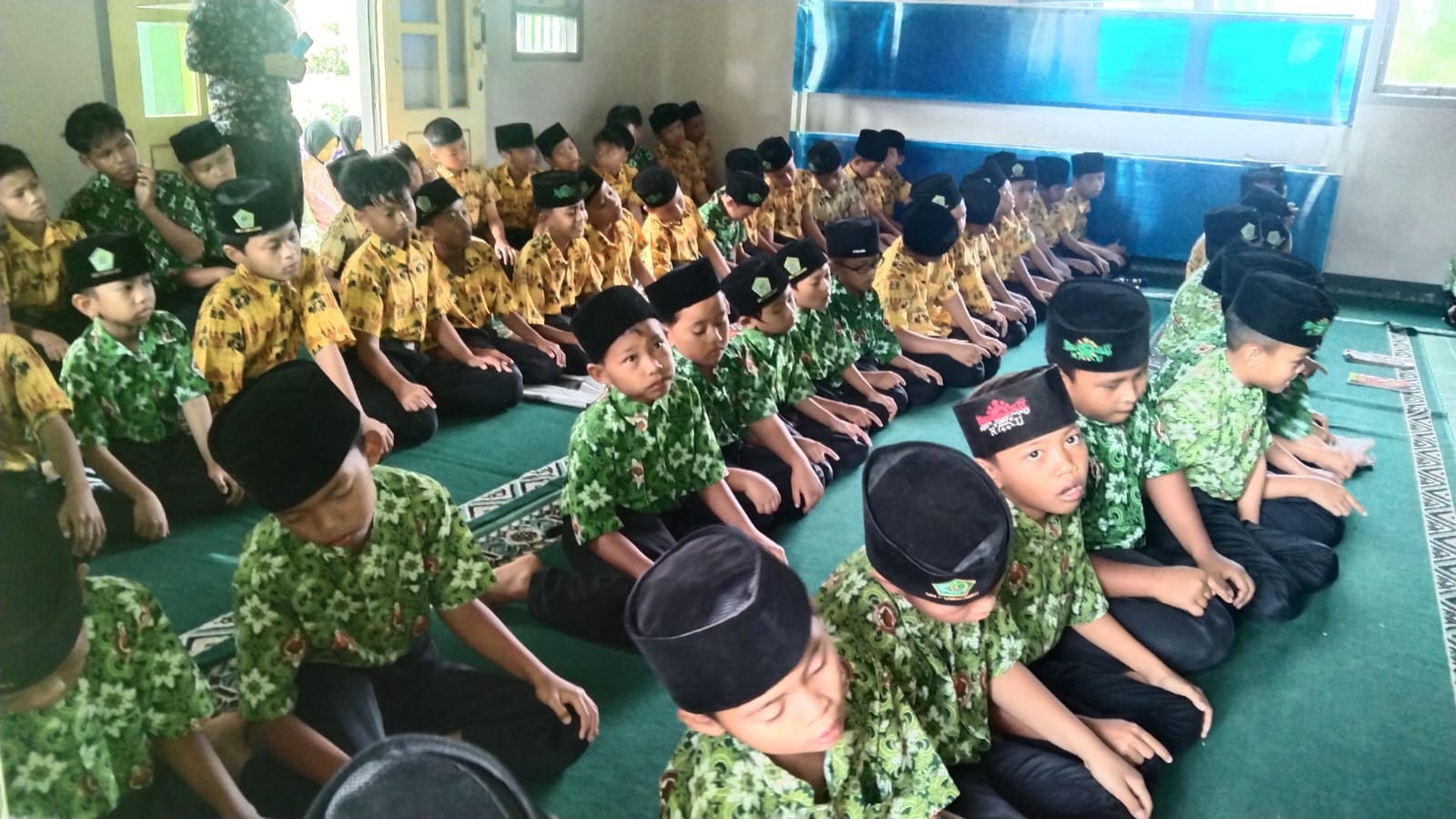 Sholat Dhzuhur Berjamaah